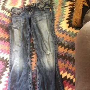 Silver Tuesday Jean 27/31, hole in left knee